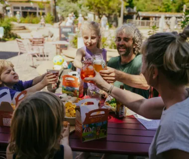 Terras Bakkum Bites ontmoetingsplein