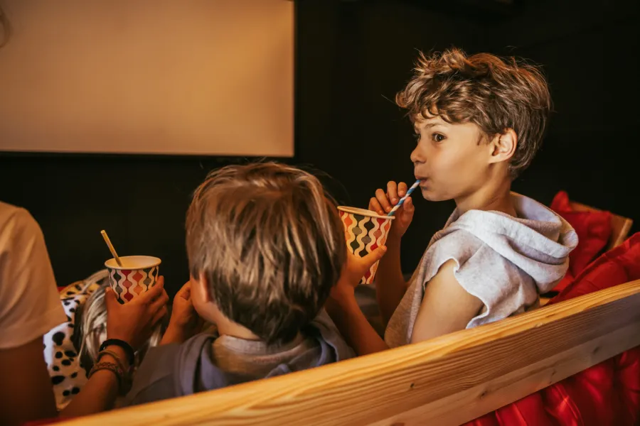 Filmhuis kinderen zijkant