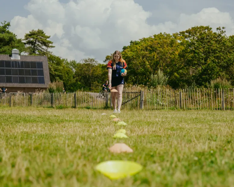 Spellen uitzetten sportveld